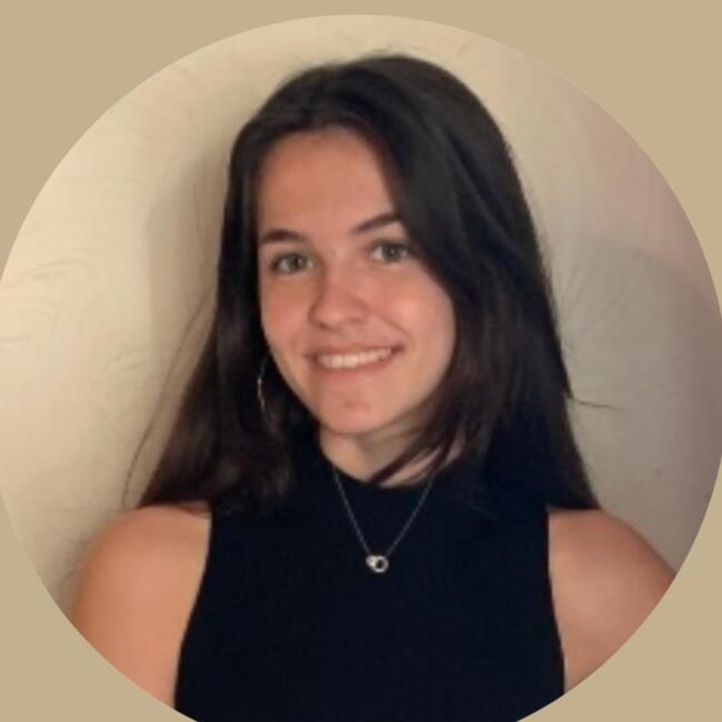 Babysitter in Fréjus: Chiara