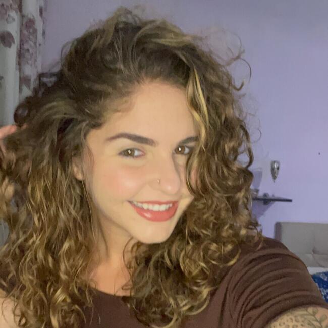 Babysitter in Ubatuba: Julia