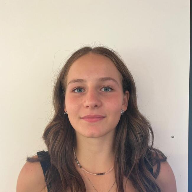 Babysitter in Écully: Maya