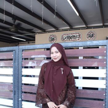 Pengasuh di Rantau: Aina