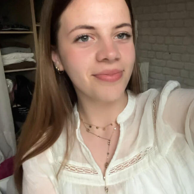 Babysitter in Coudekerque-Branche: Charlotte