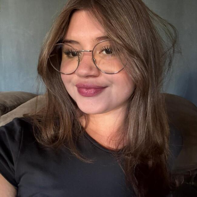 Babysitter in São José dos Pinhais: Paola