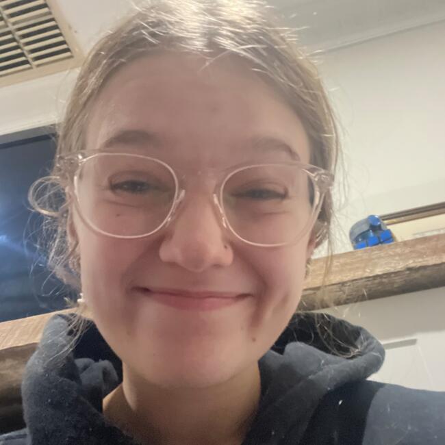 Baby-sitter in Tamworth: Lucy