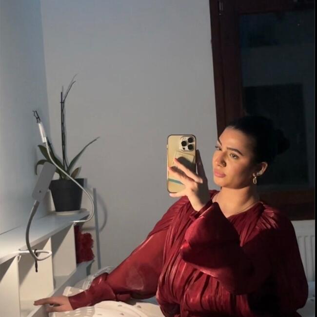 Babysitter in Manage: Sedra