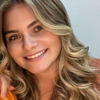 Babysitting job in Governador Valadares: Letícia