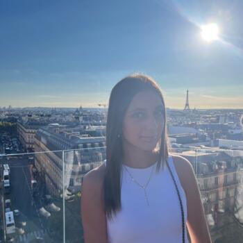 Babysitter in Pleuven: Lilou