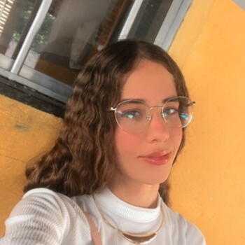 Babá em Aracaju: Emily