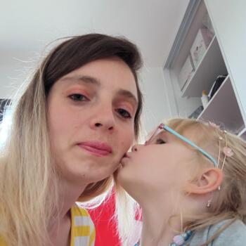 Job de garde d'enfants à Saint-Genès-Champanelle: job de garde d'enfants Estelle