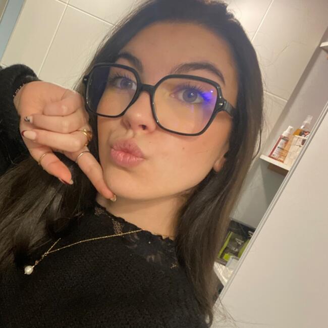 Babysitter in Chappes: Cyriane