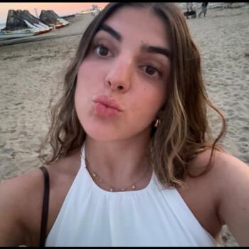 Babysitter in Troinex: Elisa