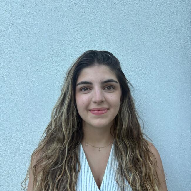 Babysitter a Troinex: Elisa
