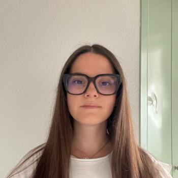 Babysitter in Niort: Faustine