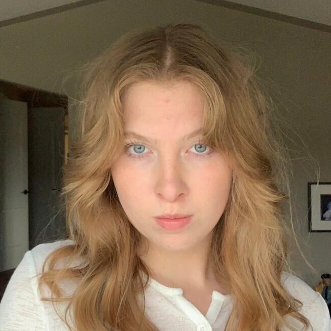 Babysitter in Victoria: Hanna