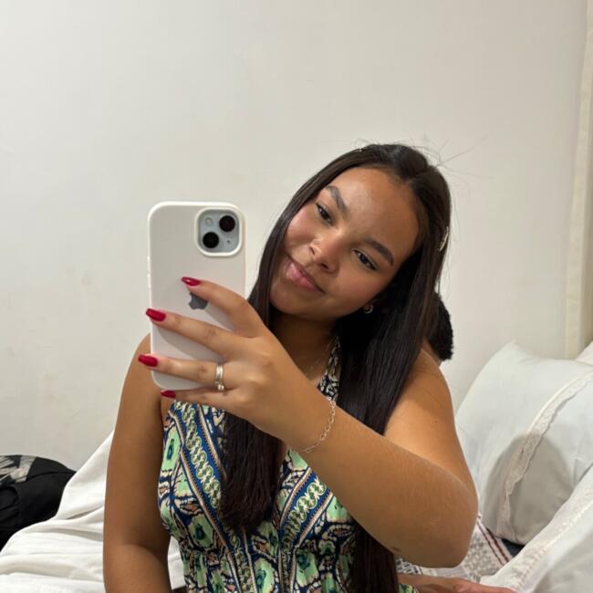 Babysitter in Brasília: Nicolle