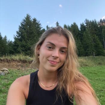 Babysitter in Girona: Dana