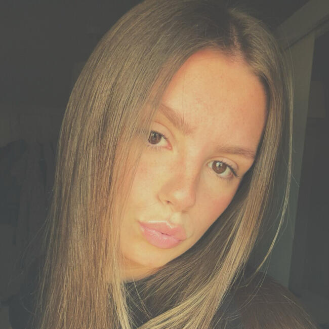 Babysitter in Bargoed: Kate