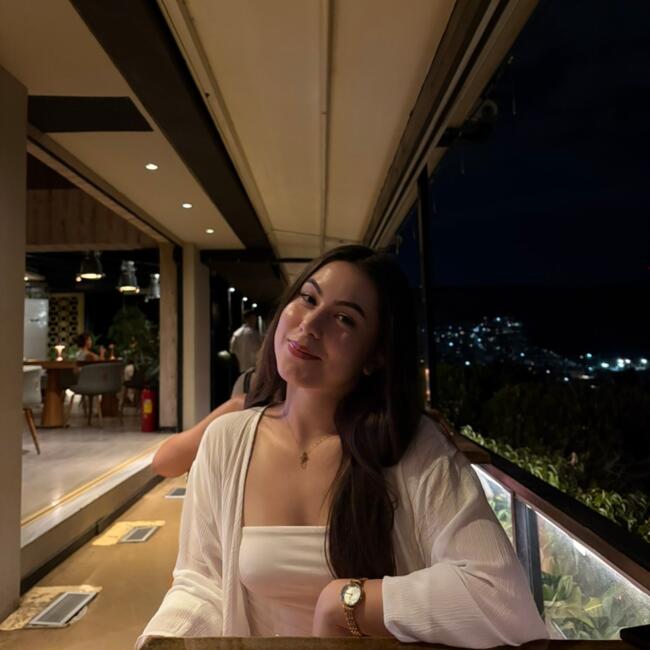 Babysitter in Pátrai: Νικολέτα