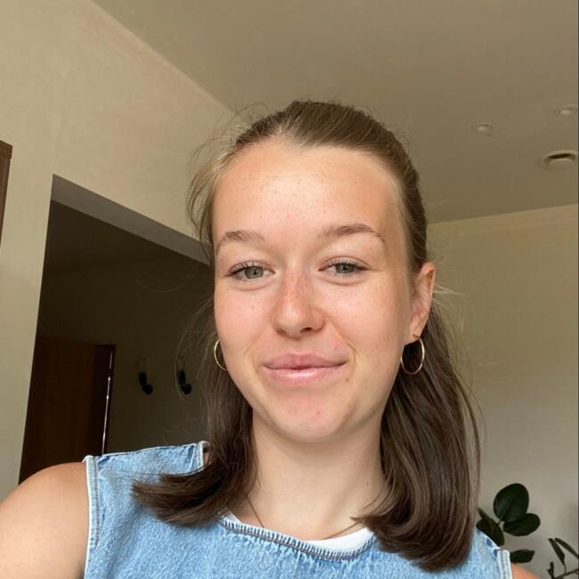 Babysitter in Eeklo: Laura