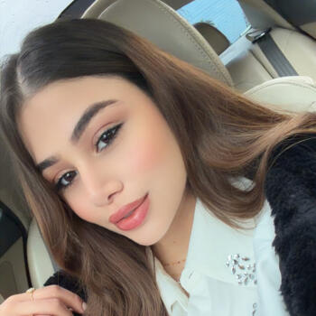 جليسة أطفال دبي: Alma