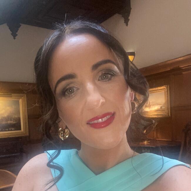 Babysitter in Knockraha: Donna