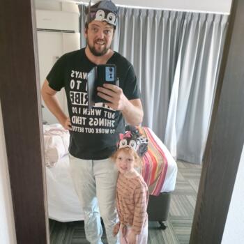 Babysitting job in Tannum Sands: babysitting job Matt