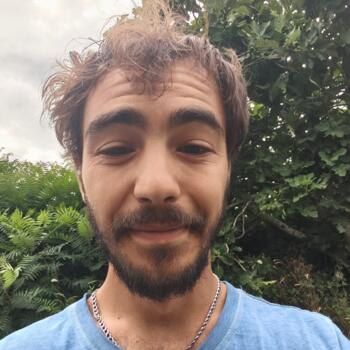 Babysitting job in Laparade: babysitting job Gaëtan