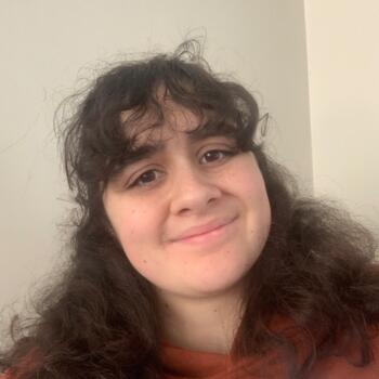 Babysitter in Christchurch: Amy