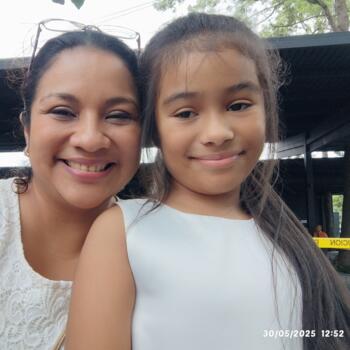 Trabajo para niñera en Ahuachapán: trabajo de niñera Angélica