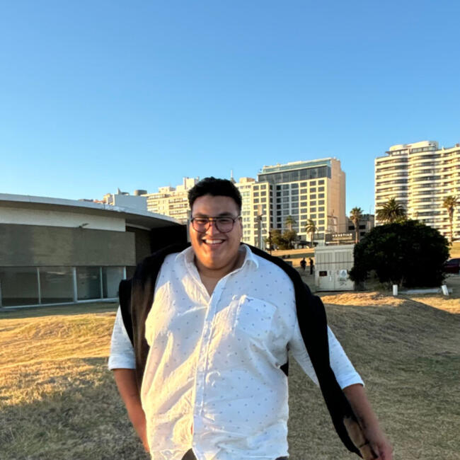 Babysitter in Montevideo: Alex Hornes