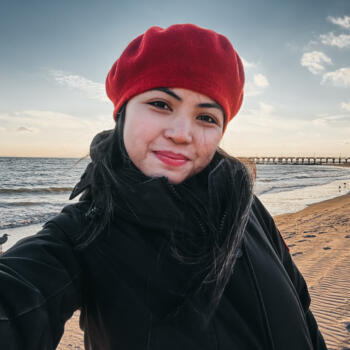 Baby-sitter in Saint-Albert: Nicole