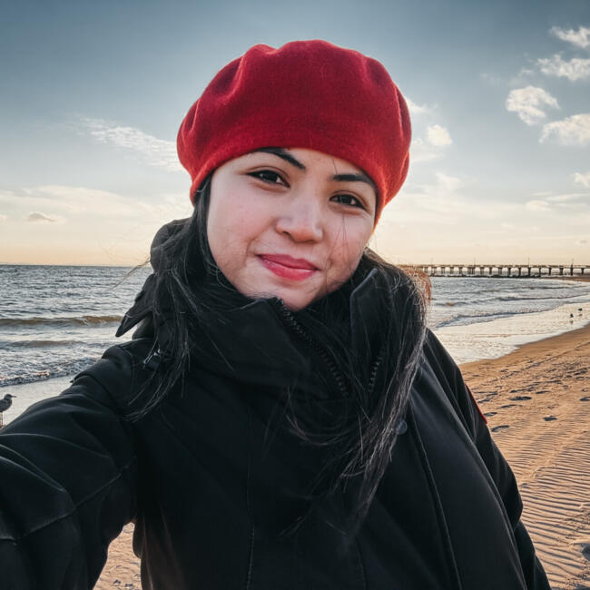 Baby-sitter in Saint-Albert: Nicole