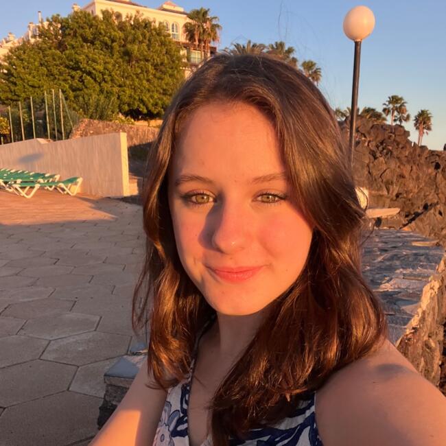 Bébiszitter Komárom területén: Laura