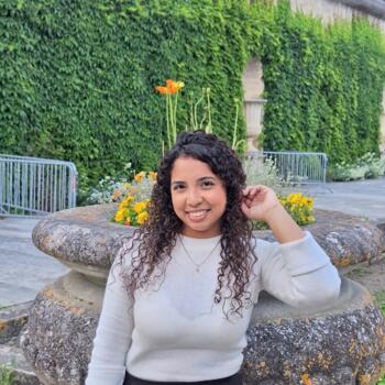 Babysitter in Villenave-d'Ornon: Ana