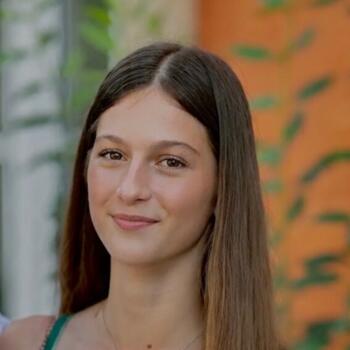Babysitter in Pessac: Jade
