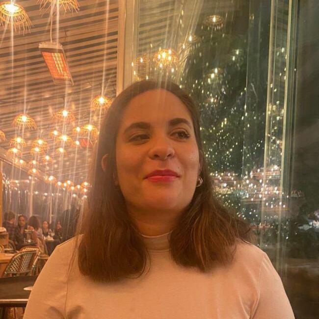 Babysitter in Neuilly-sur-Seine: Juliana