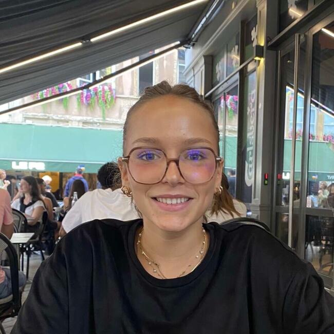 Babysitter in Maisons-Alfort: Jeanne