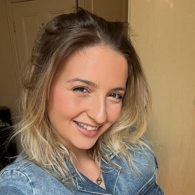 Babysitter in Toulon: Oceane