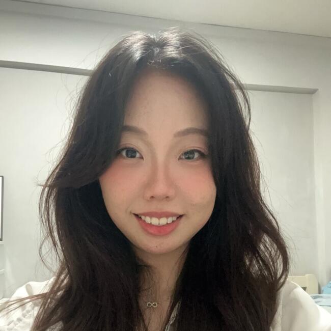 Babysitter in Singapore Island: Valerie