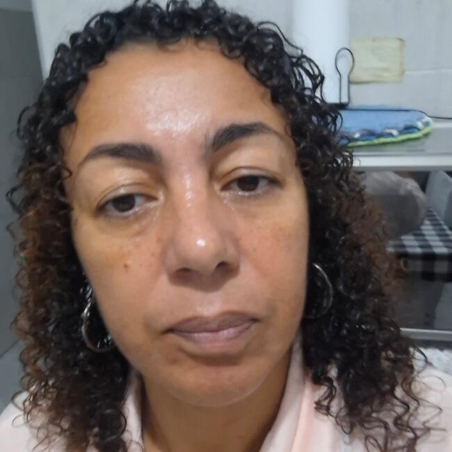 Babá em Praia Grande: Valéria