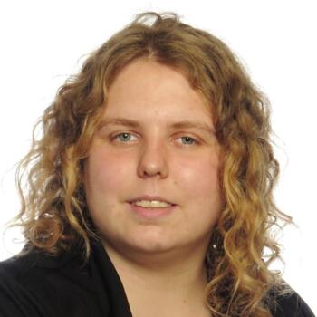 Baby-sitter Lessines: Emeline