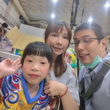 Babysitting job in New Taipei City: babysitting job 臻婕