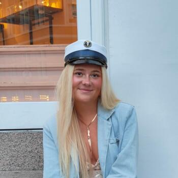 Babysitter in Hillerød: Caroline