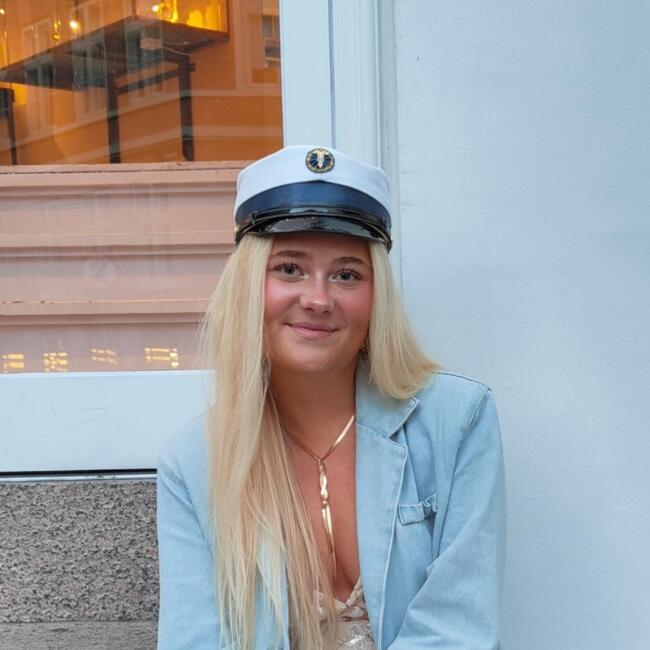 Babysitter in Hillerød: Caroline