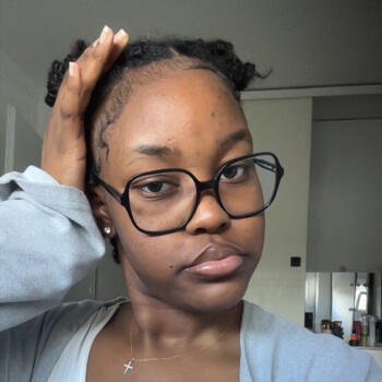 Babysitter Val-de-Reuil: Britany