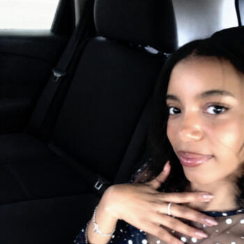 Babysitter in Laval: Daphney