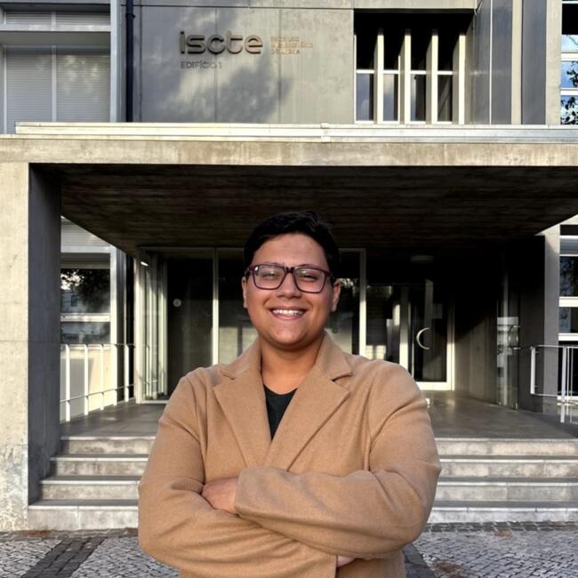 Babysitter em Almada: Joel Oliveira