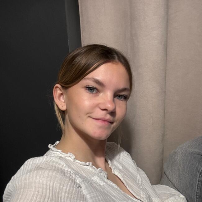 Babysitter in Warhem: Colleen