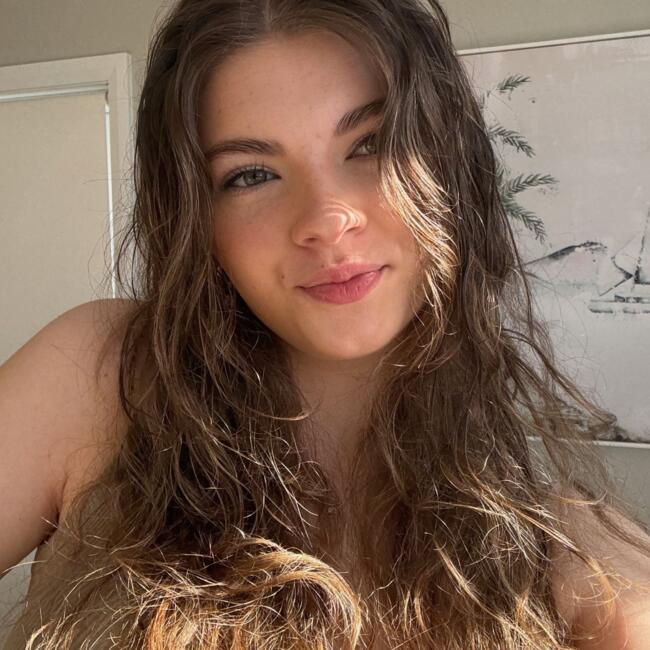 Babysitter in Adelaide: Ellie