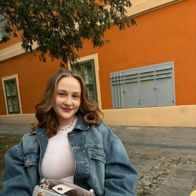 Bébiszitter Pécs területén: Nikolett