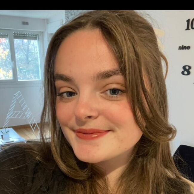 Babysitter in Lille: Elona